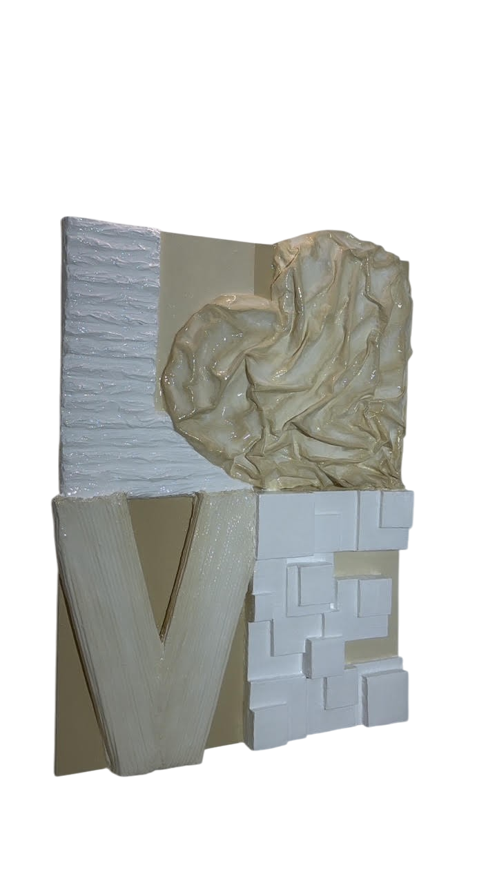 Bianco Terra LOVE No. 02 large 3D plaster wall art with a glossy resin finish, heart-shaped O, and white nude palette.