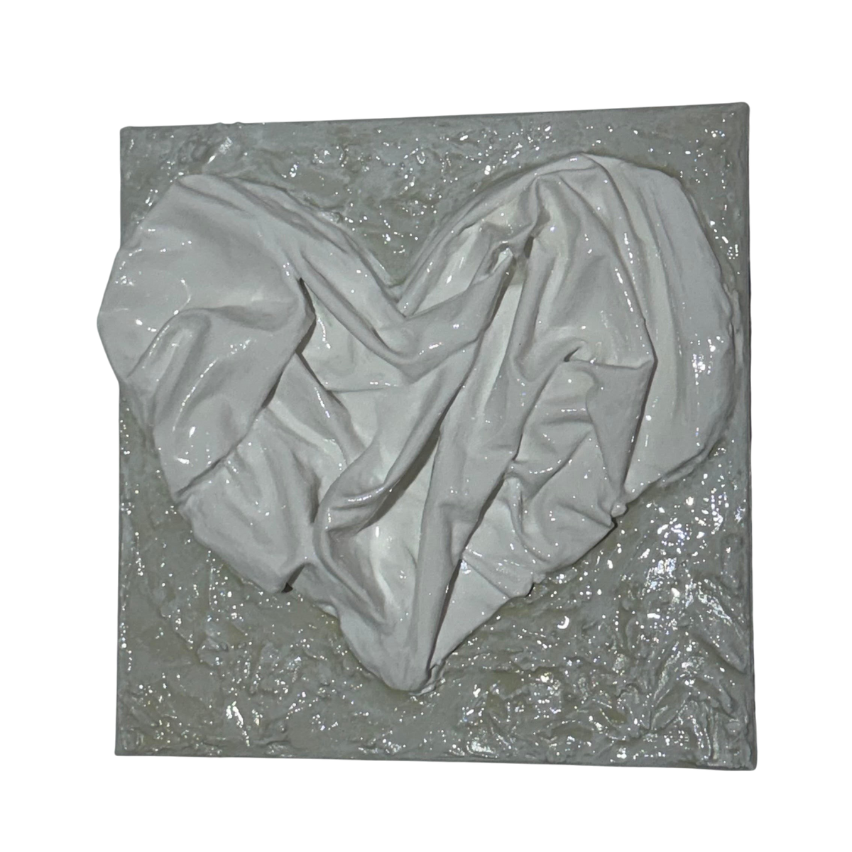 Bianco Terra AFFETTO No. 02 mixed-media heart art with white draped fabric, plaster texture, and glossy resin finish.