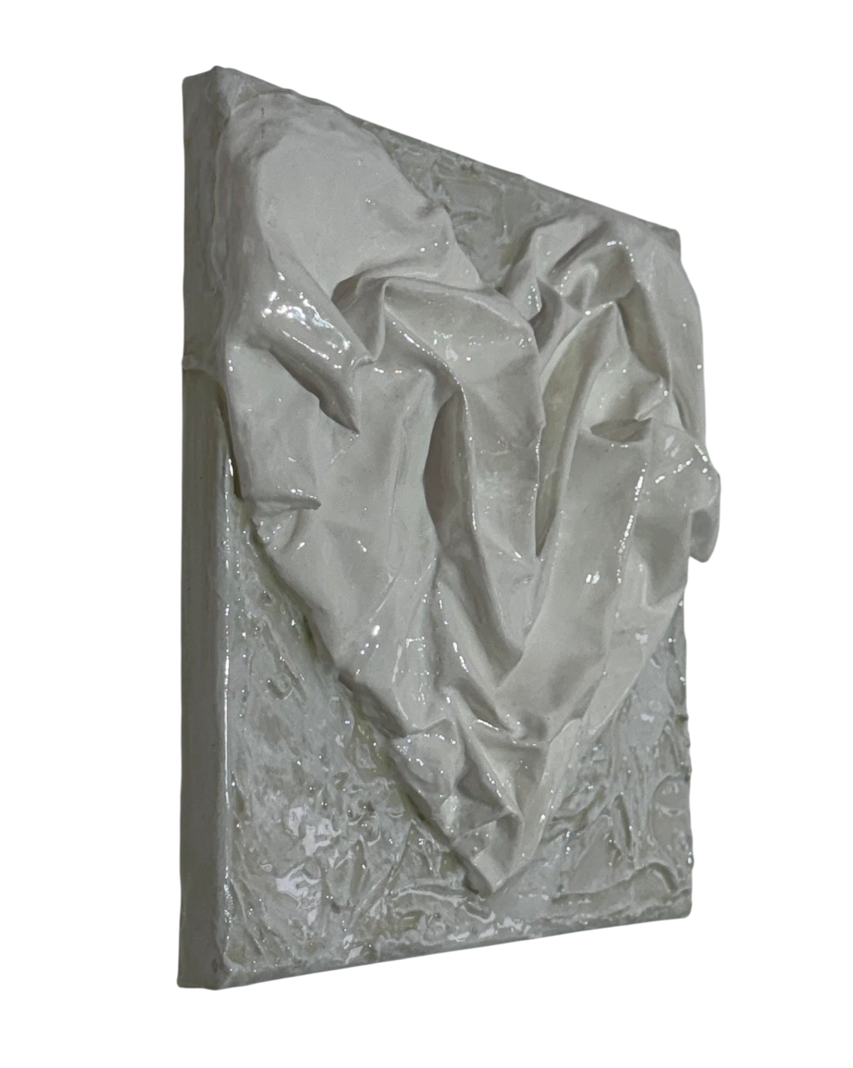 Bianco Terra AFFETTO No. 04 mixed-media heart art with white fabric folds, plaster texture, and glossy resin finish.