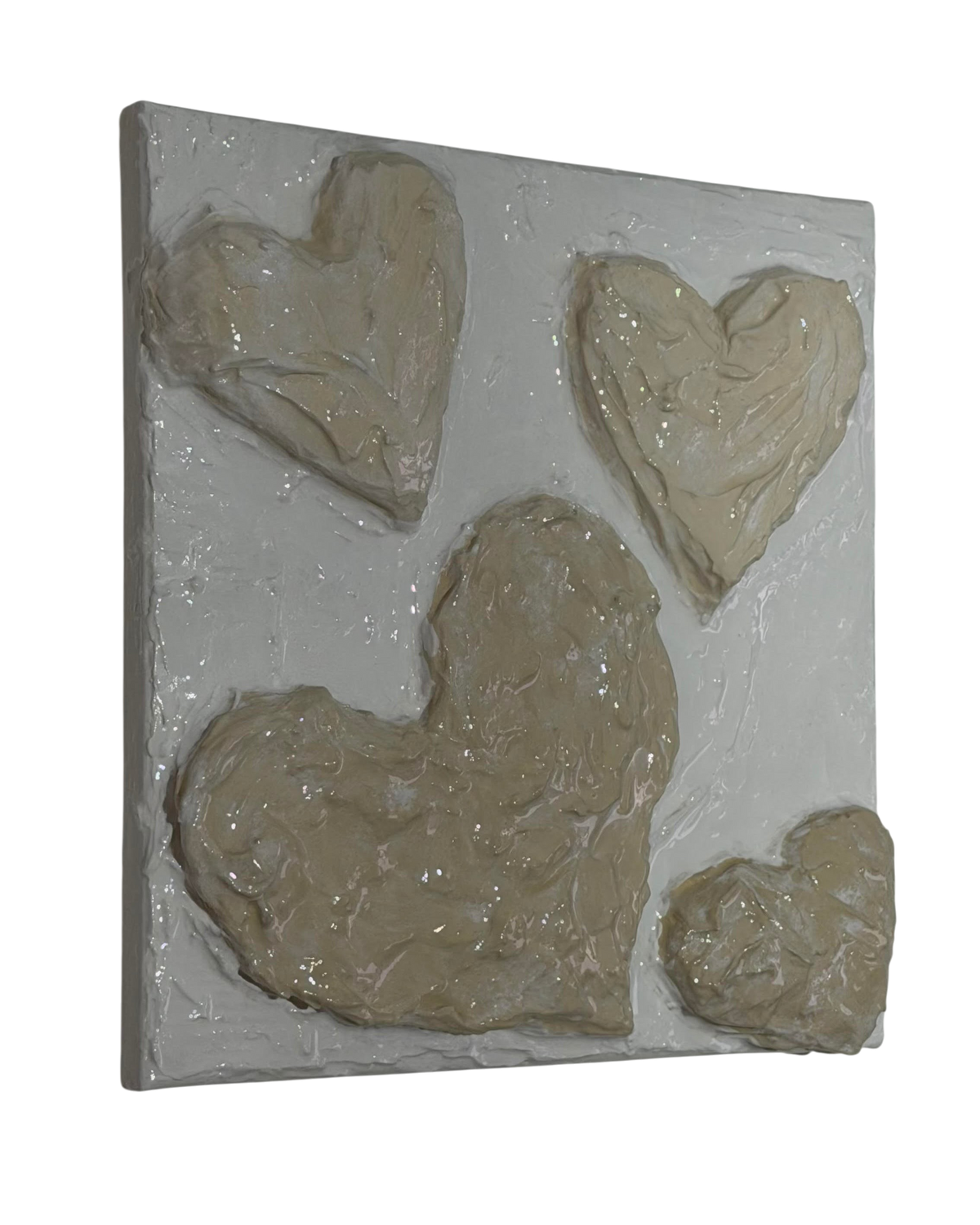 Bianco Terra CUORE No. 01 3D heart wall art with textured buttercream plaster and glossy resin finish in alabaster white