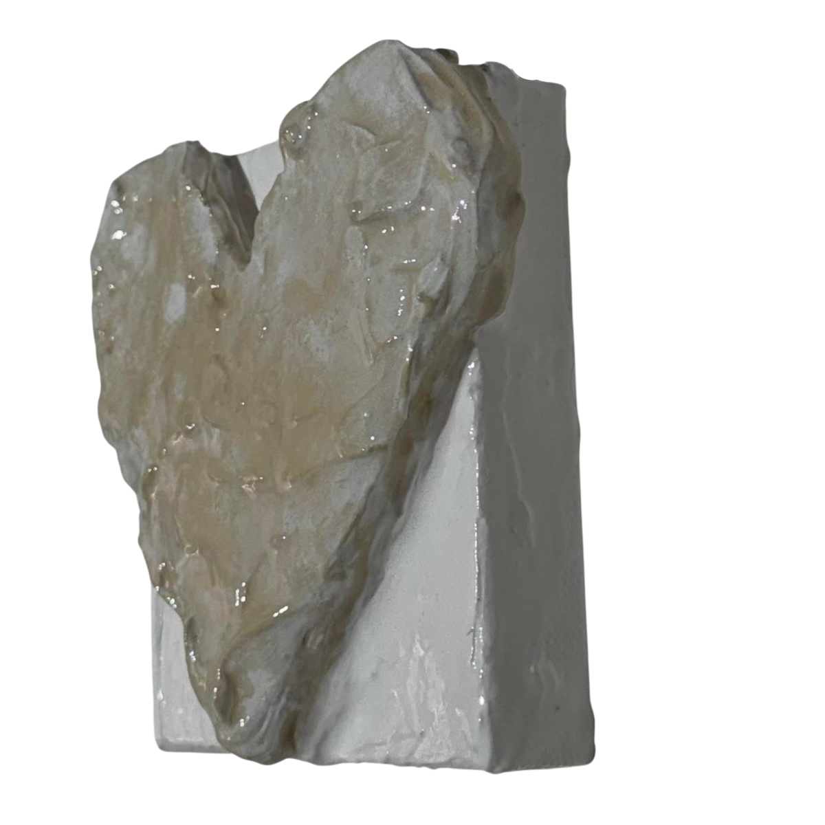 Bianco Terra Cuore Mini No. 01 miniature 3D heart sculpture in alabaster and chalk white with high-gloss resin finish.