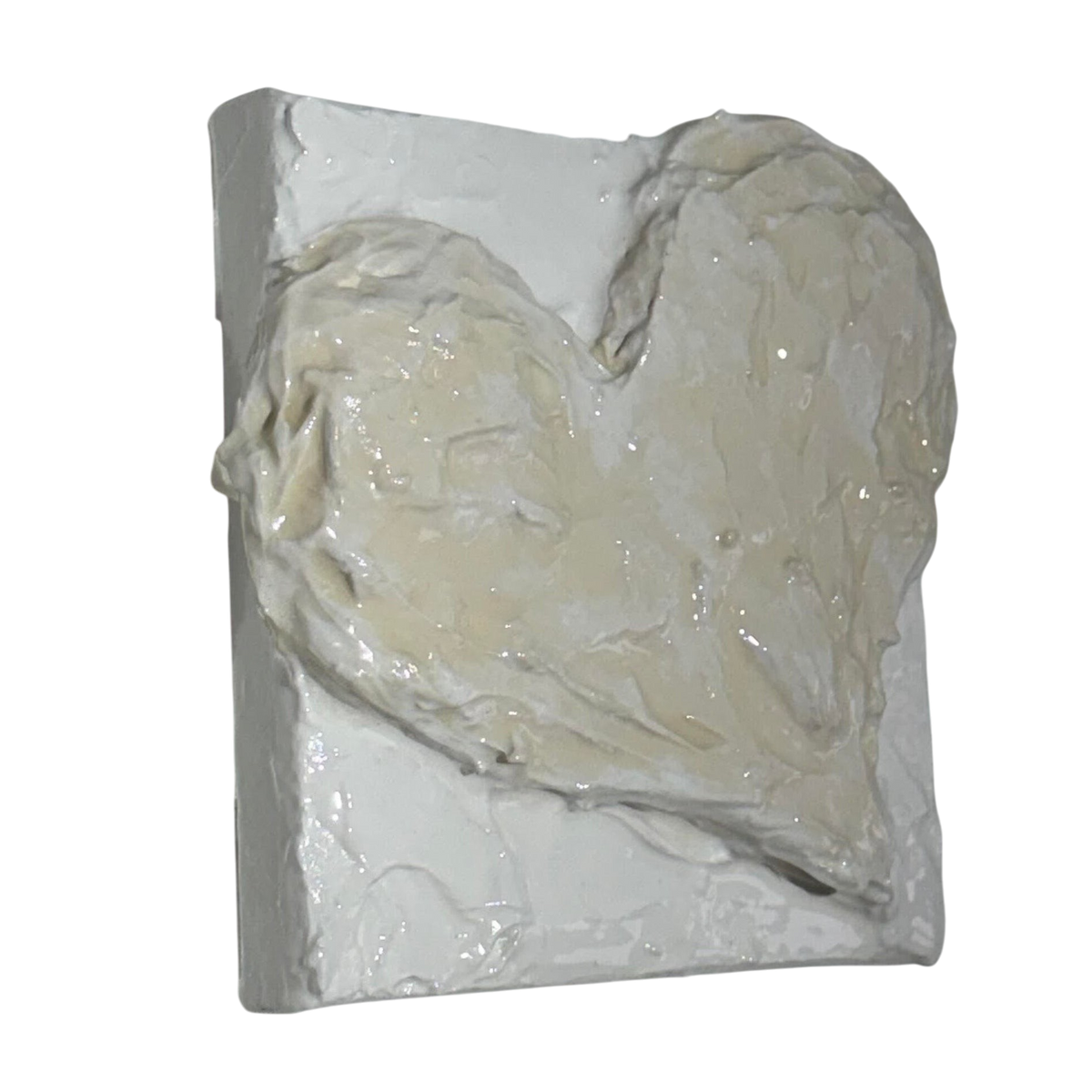 Bianco Terra CUORE MINI No. 03 heart sculpture in alabaster and chalk white plaster with a glossy resin finish.
