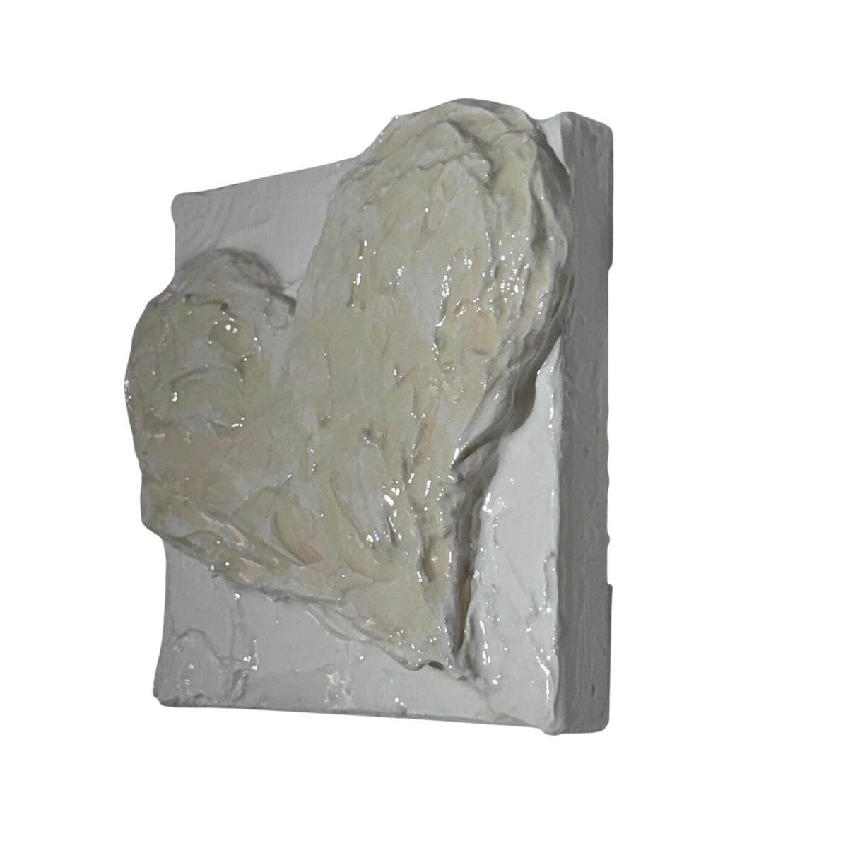 Bianco Terra CUORE MINI No. 03 3D heart wall art with textured alabaster plaster and glossy resin finish on canvas.