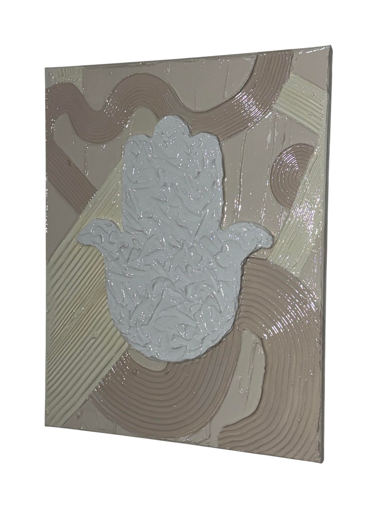 Bianco Terra MANO No. 02 textured Hamsa hand wall art with glossy resin finish on a matte plaster wave background.