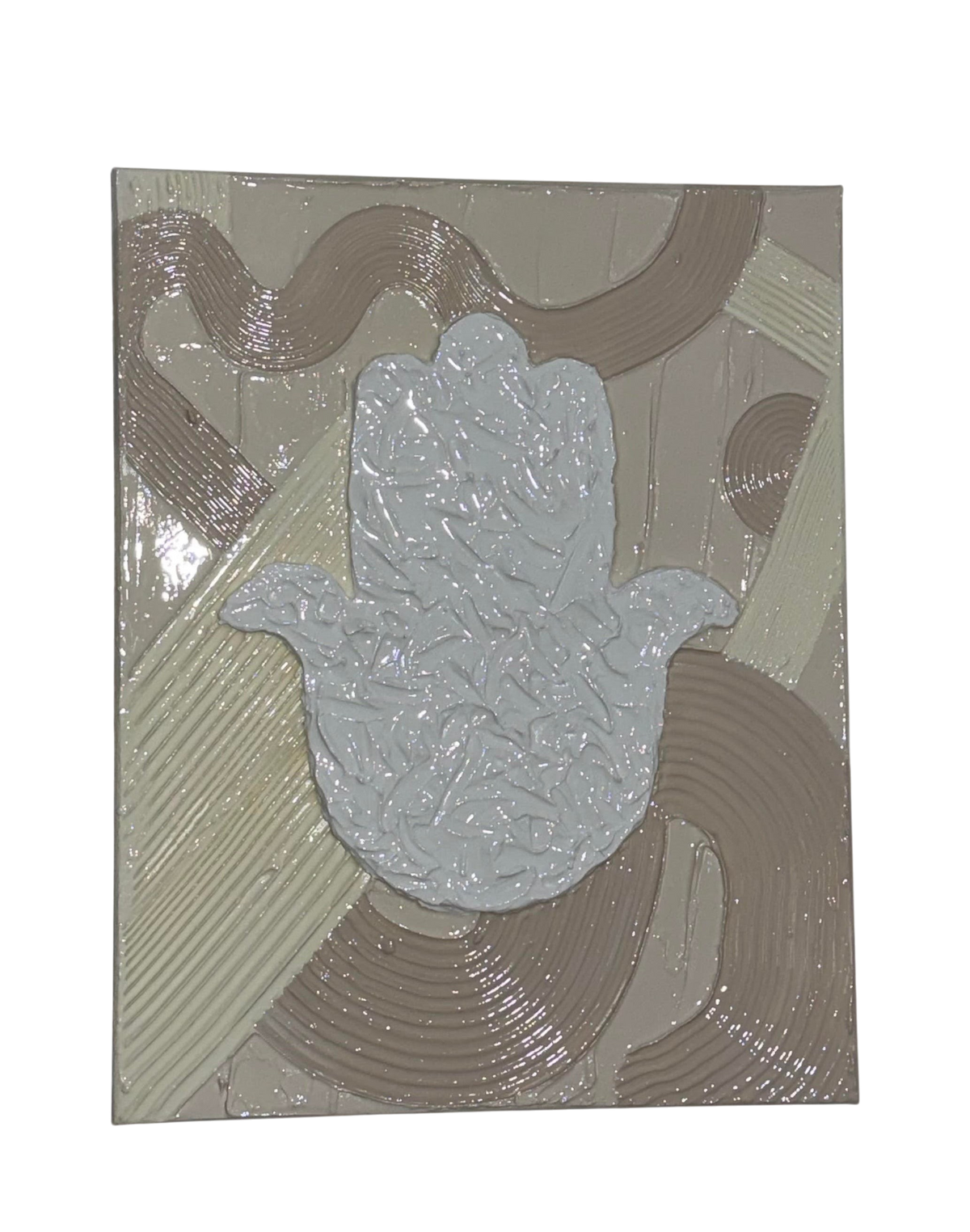Bianco Terra MANO No. 02 textured Hamsa hand wall art with glossy resin finish on a matte plaster wave background.