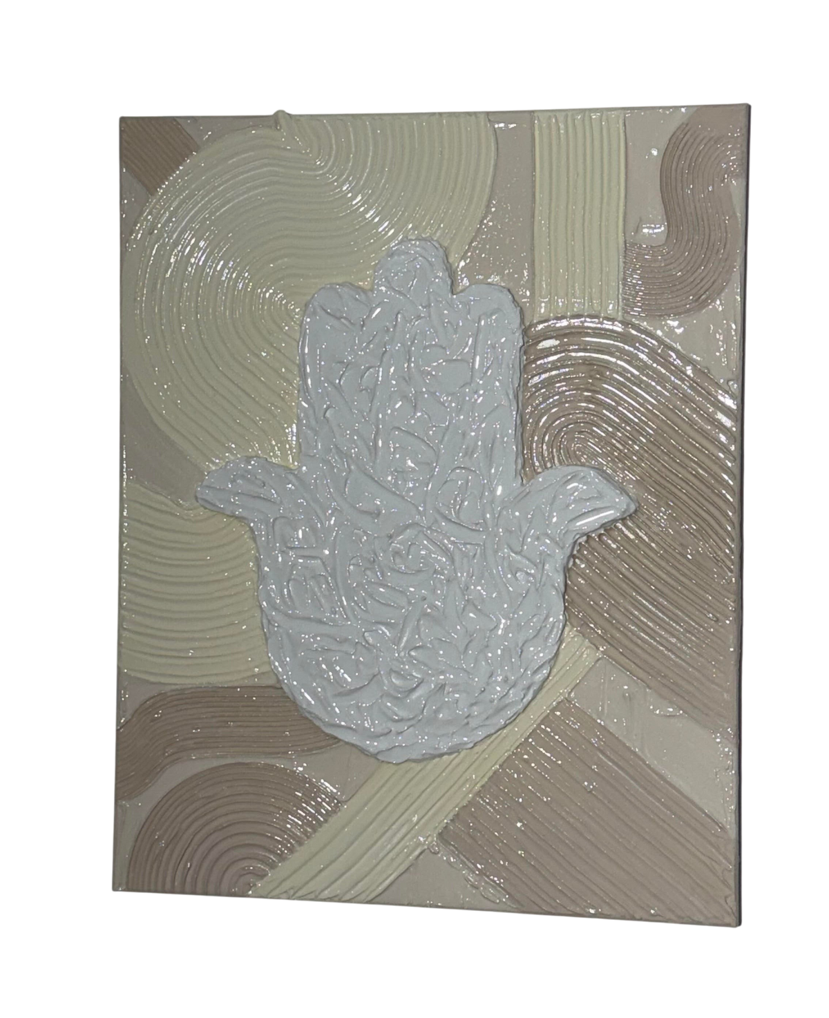 Bianco Terra MANO No. 03 textured plaster wall art featuring a glossy resin Hamsa hand on a matte wave background.